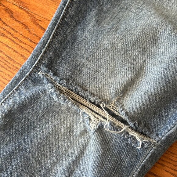 Lucky Brand Brook Crop Ankle Jeans  Ripped Knee Size 2 Size 26 Straight Leg - Picture 3 of 8
